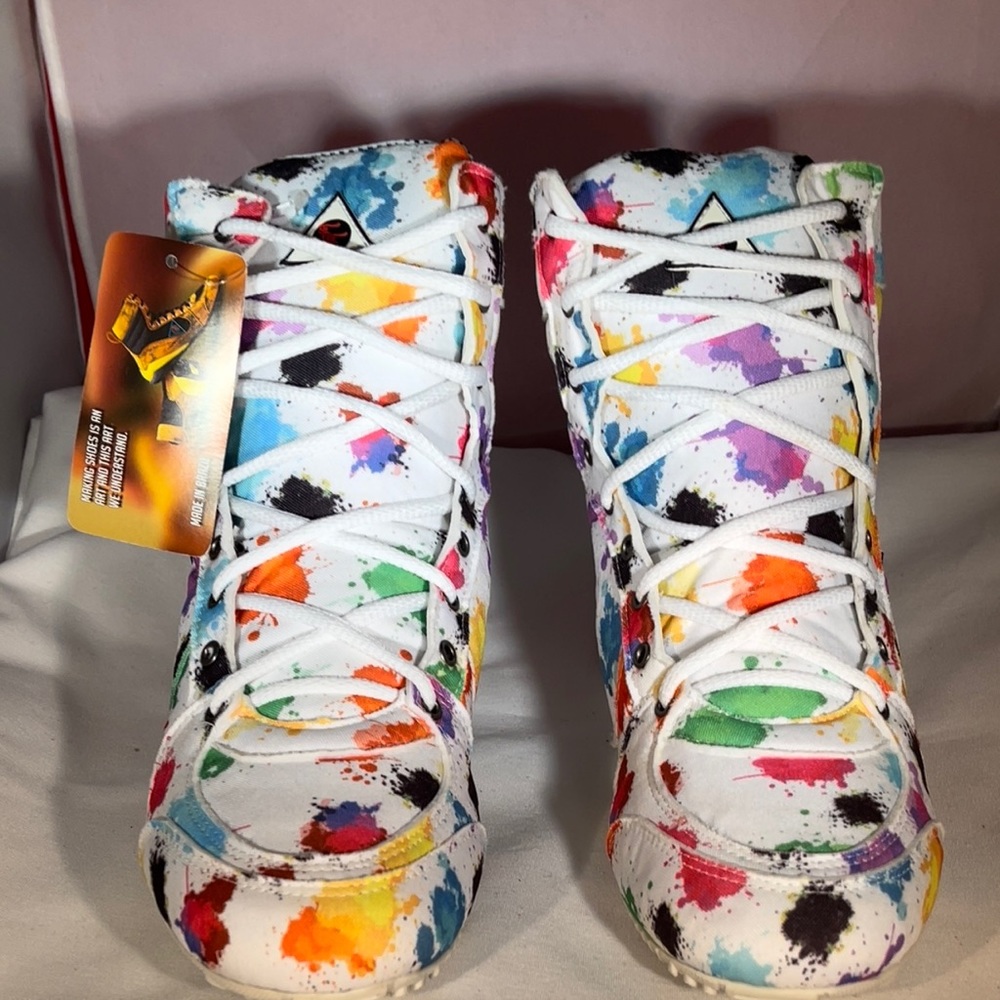 INDEPENDENT BRAND! Beautiful!! Lovely comfortable unique! WORKING OUT GYM SHOES